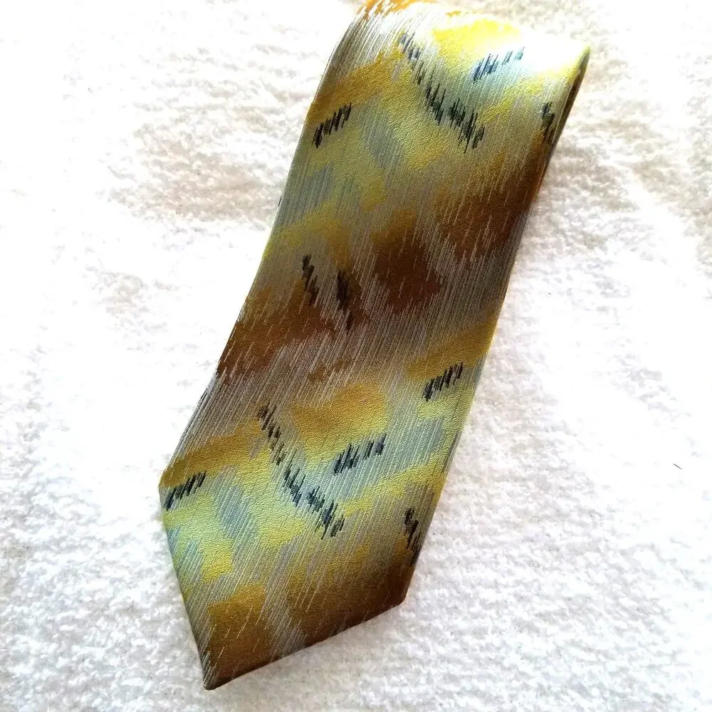Vintage 1950s Mens Tie Wembley Green Abstract Light Olive Necktie 54